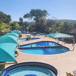 https://flat-aldeia-do-lago-agua-termal-405a.caldasnovashotels.com